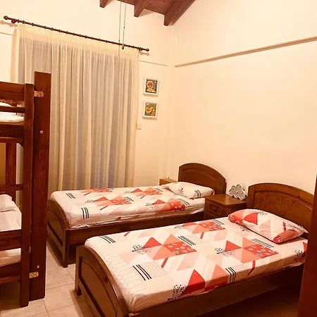 度假居 House In Maroni *