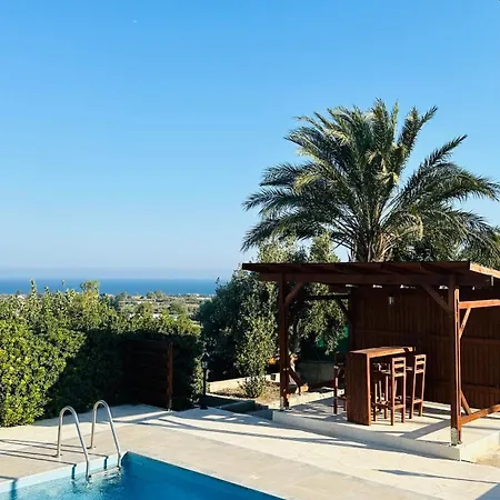 House In Maroni 度假居