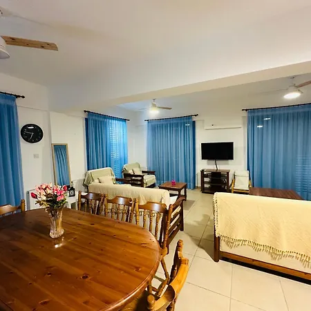 Дом отдыха House In Maroni *