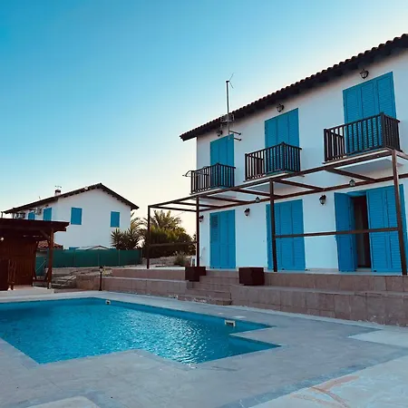 House In Maroni Perivolia